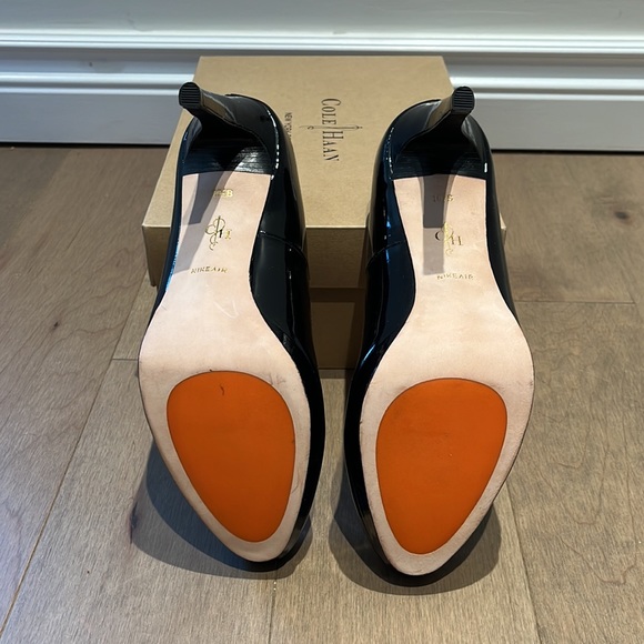 Cole Haan black patent Chelsea pumps - Picture 3 of 8